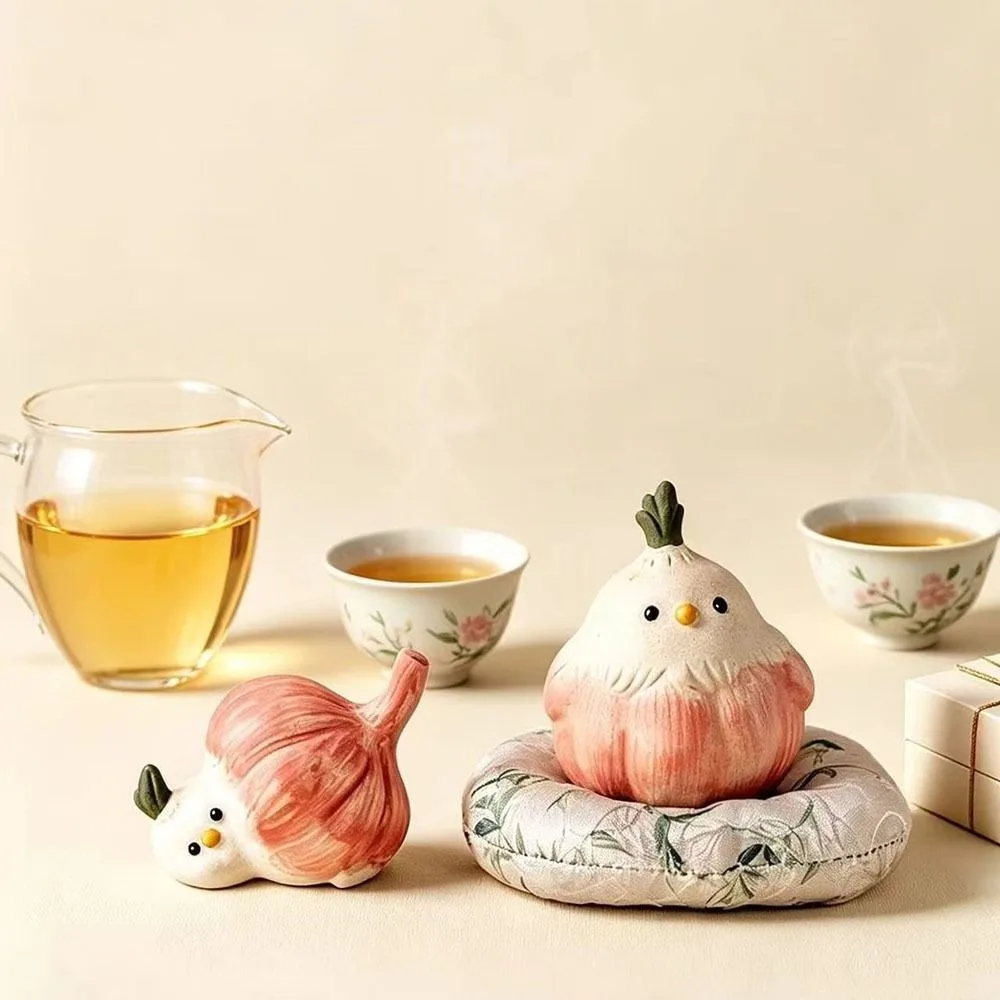 Creative Garlic Bird Tea Pet Resin Fun Garlic Bird Handmade Decoration Cute Small Garlic Bird Tea Figurine Home Decor