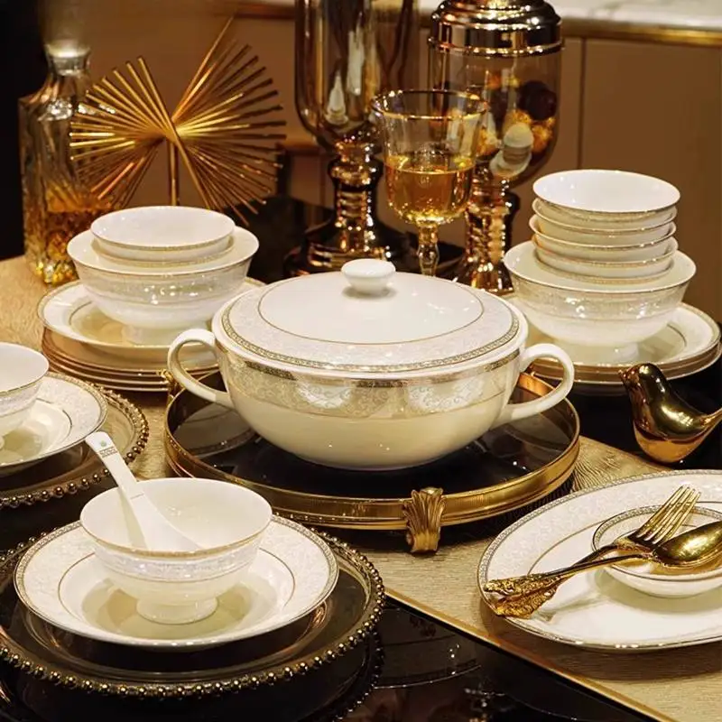 White Birthday Dinnerware European Style Unique Elegant Christmas Plates Dinner Sets Luxury Kitchen Vajilla Porcelana Dinner Set