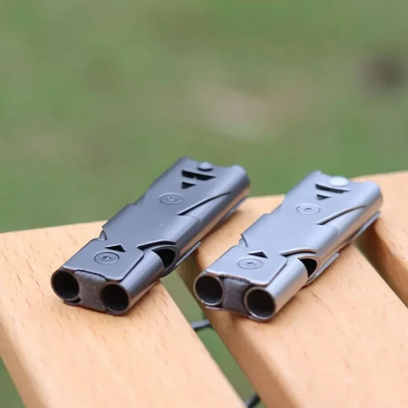 مزدوجة الأنابيب صافرة قلادة المفاتيح عالية ديسيبل المحمولة في الهواء الطلق بقاء أداة تخييم الطوارئ متعددة الوظائف 1 قطعة #5