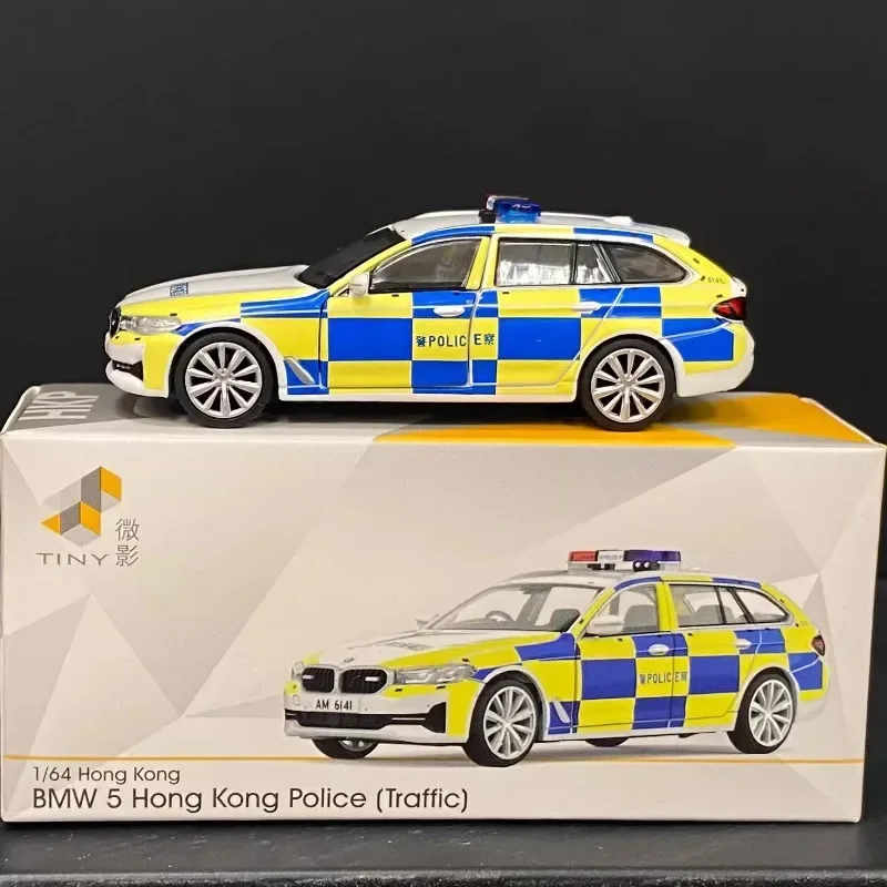 1/64 BMW Hong Kong Police car G31 AM6141 alloy model, children's collection of decorative toys, holiday gifts for children.