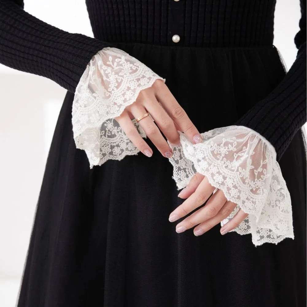 

Elegant Lace False Cuffs Pleated Flare Embroidery Detachable Fake Sleeves White Floral Elastic Wrist Bridal Accessories
