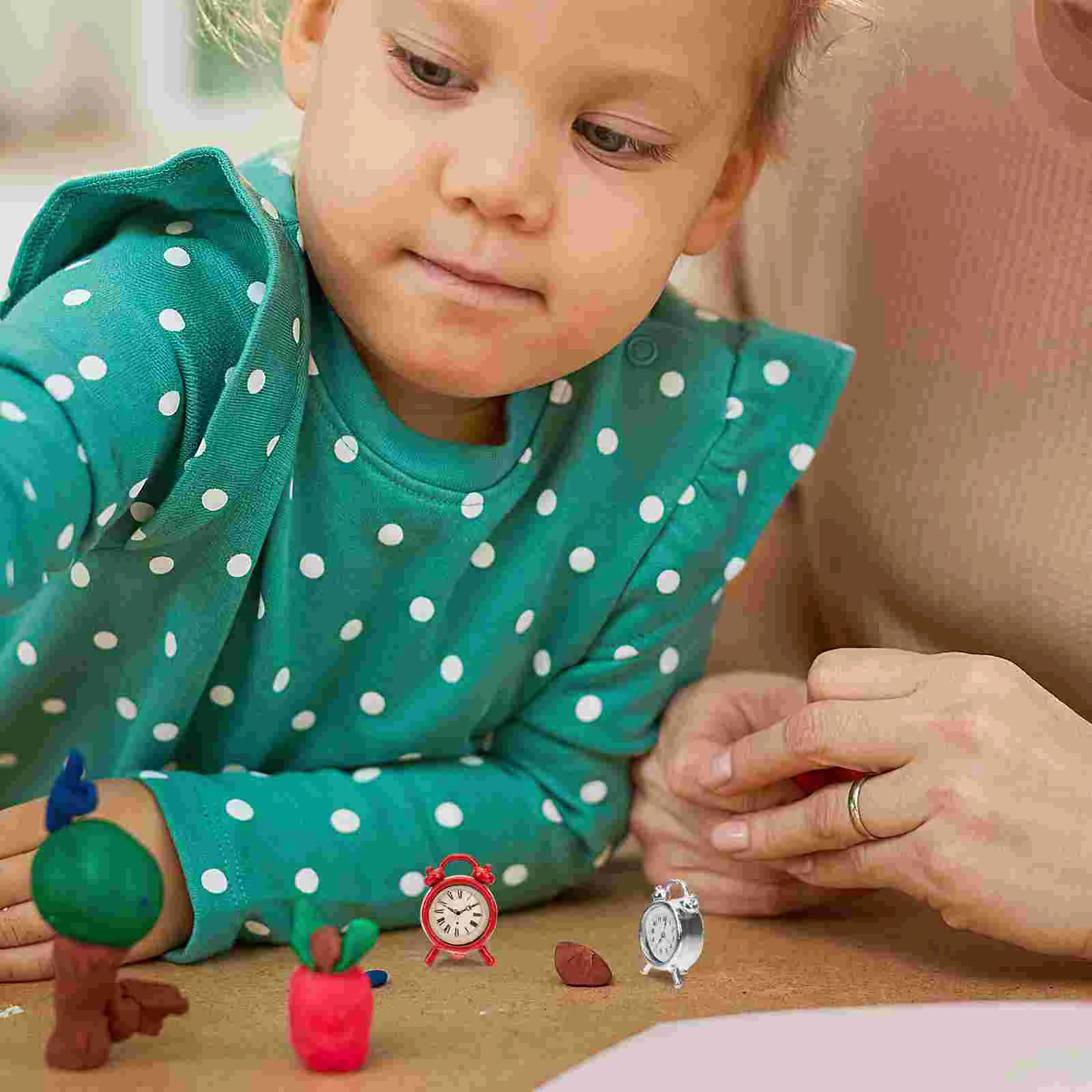 Mini horloge modèle maison, alarme, horloges miniatures, petits accessoires ornement alliage enfant 4 pièces