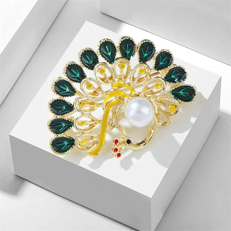 Fashion Chinese Style Classical Peacock Brooches For Women Clothing Coat Jewelry Accessries Gifts