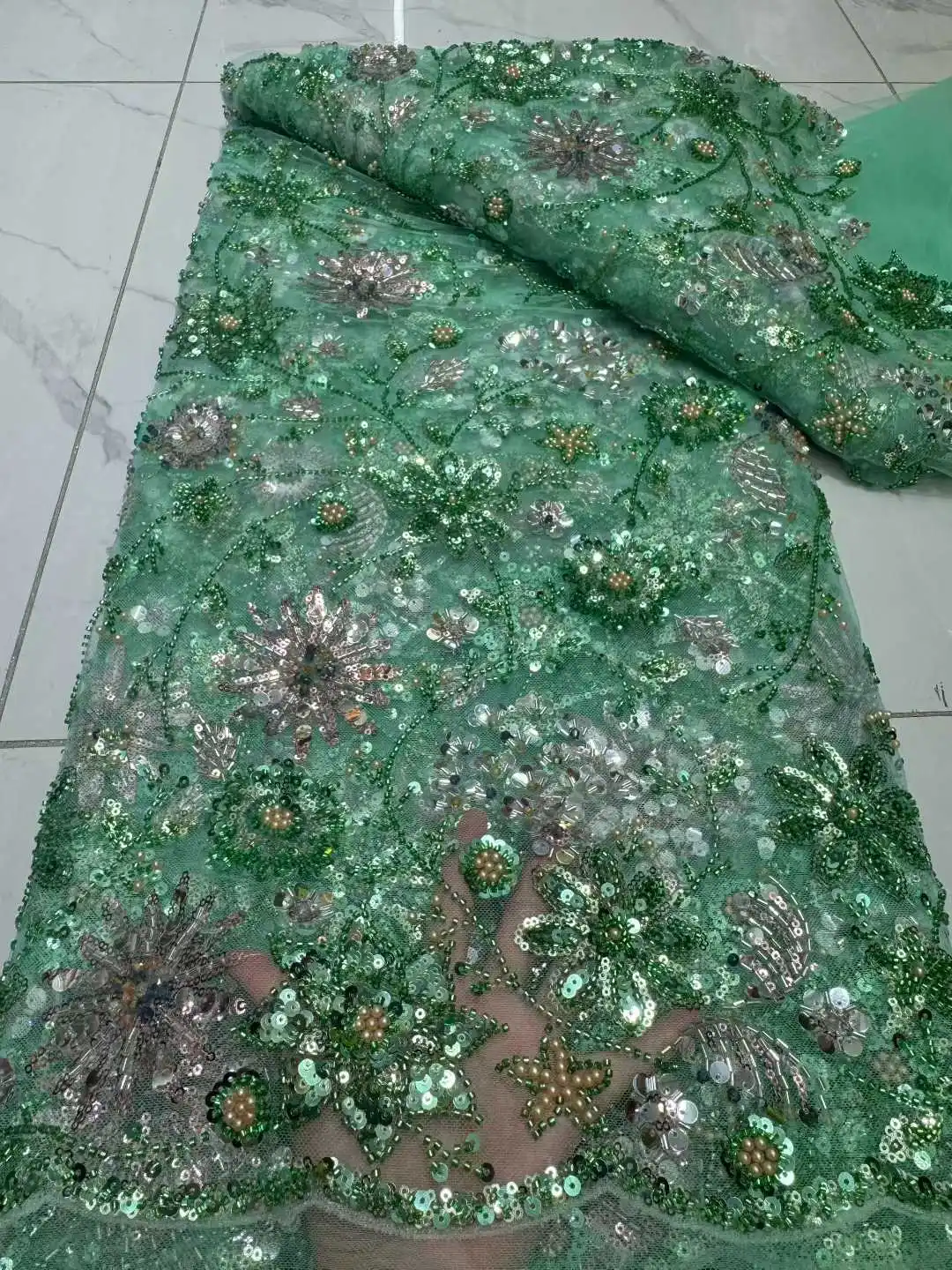 

Elegant Nigerian Beaded Tulle Lace Fabric 3D African Luxury Sequins Lace Fabric French Mesh for Women's Evening Party Gowns