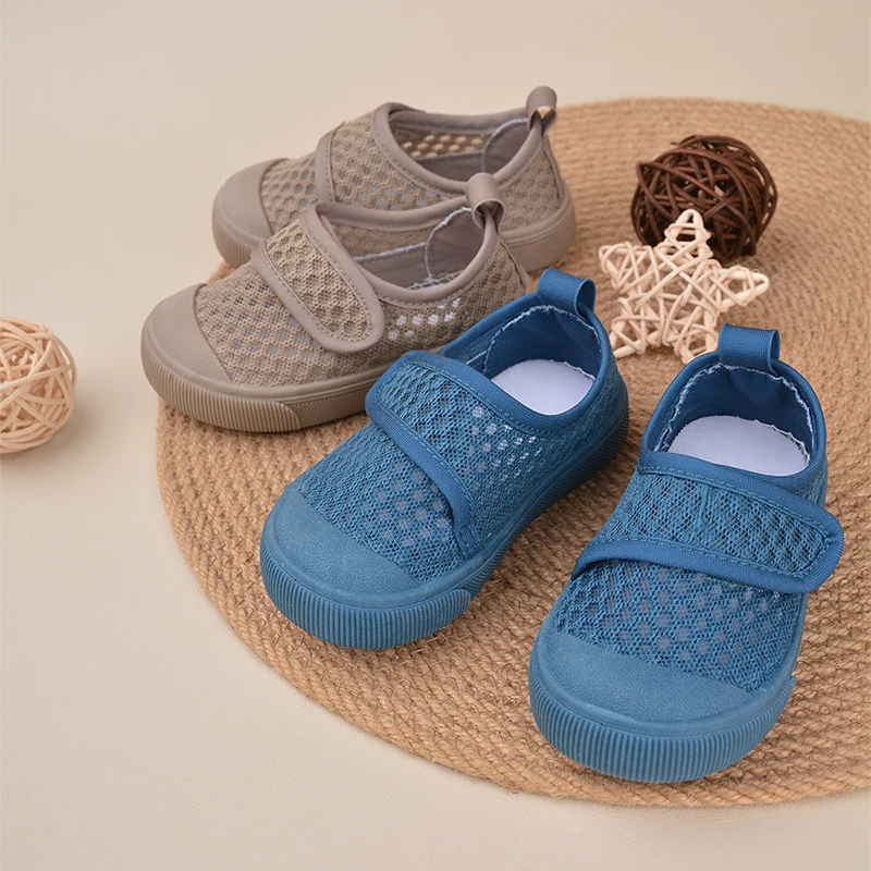 Children Stylish and Genuine Breathable Mesh Casual Sneakers Lithe Hollow out Solid Color Sandals EKF05