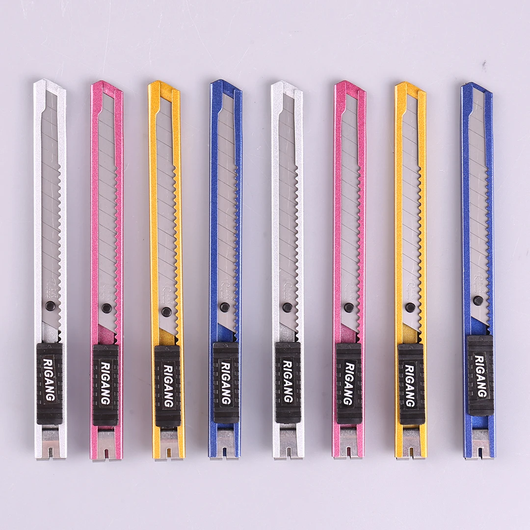 4 pezzi taglierina a scatola retrattile lama da 9 mm coltello multiuso in acciaio al carbonio design autobloccante utensili da taglio per modello di aeroplano piccolo