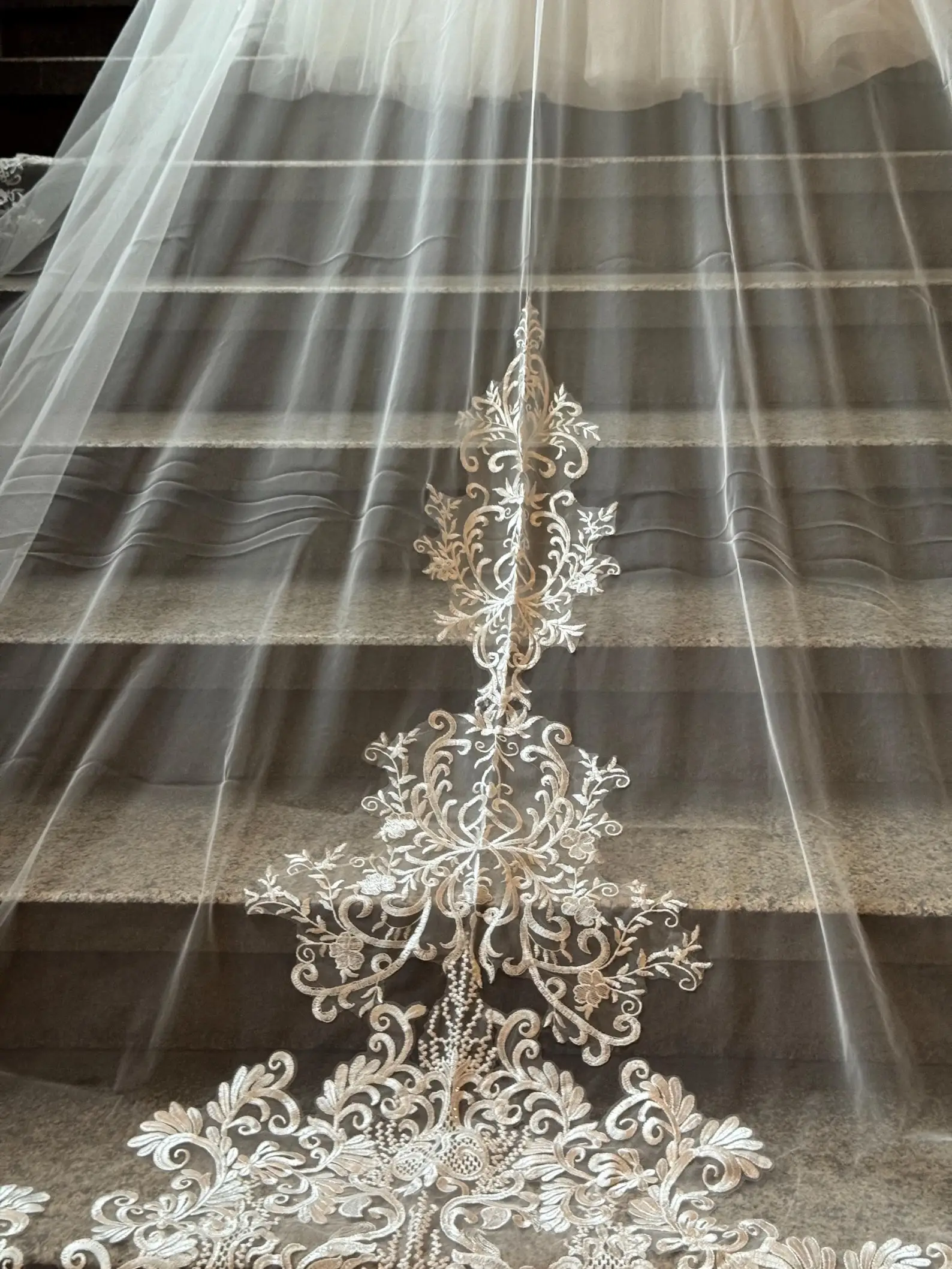 Long Wedding Veil Royal Luxurious Embroidered Vintage Bridal Cathedral Accessories Mantilla Veil High Quality Handmade