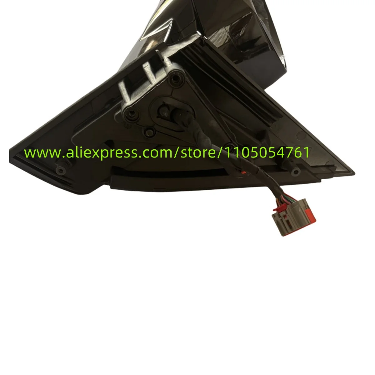 

exterior mirror assemblies of the 2015 to 2019 model year L-and R-over Discovery Sport L550: LR072955, LR072954