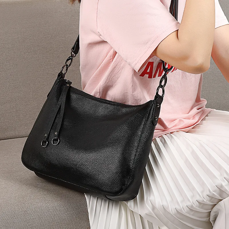 

2025 Genuine Leather Women's Shoulder Bag High Quality Cowhide Handbag Versatile Bag Daily Casual Crossbody Bag As Gift