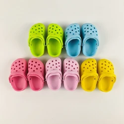 2 unids/par pequeño lindo 3D Mini sandalia zapatilla de plástico encantadores zapatos de playa kawaii agujero zapato para mascotas llavero bolsa de juguete 8cm zapatos de muñeca