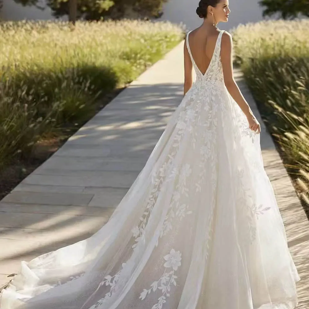 カスタマイズされたボヘミアンウェディングドレス女性のための花嫁 A ライン V ネックプリンセスウエディングブライダルガウンチュールフォーマルパーティーブライダルガウン