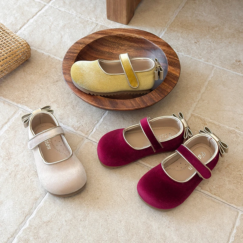 

Новые детские туфли Мэри Джейн для девочек на весну-осень, с золотой отделкой, замшевые, на плоской подошве, нескользящие, с мягкой подошвой, модные балетки из кожи