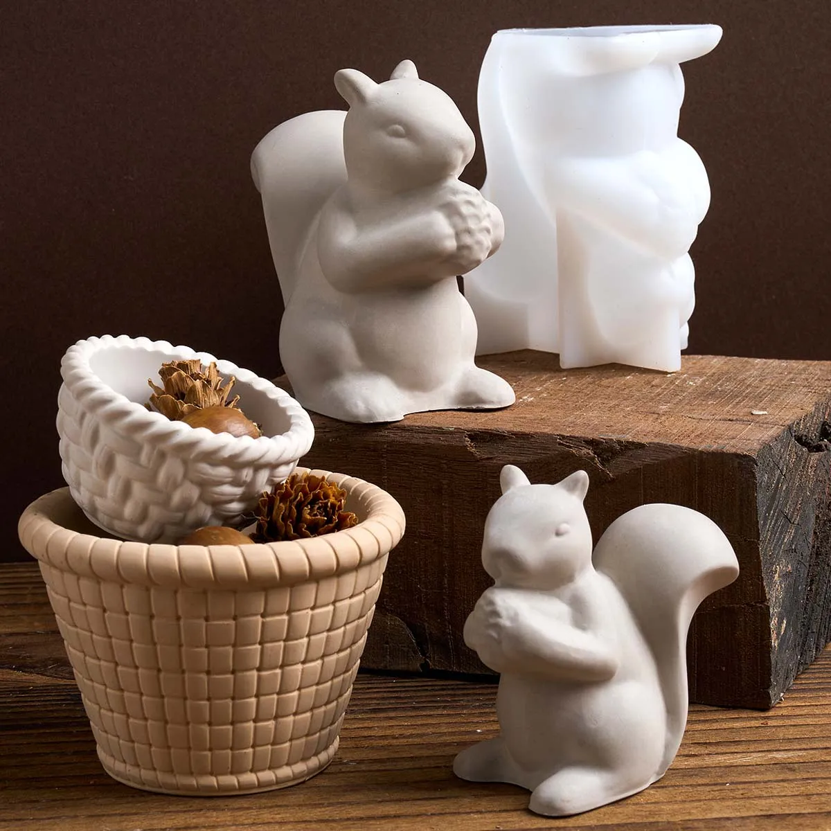 Cute Squirrels Candle Silicone Mold DIY Animal Shape Plaster Craft Making Irregular Basket Candle Jar Resin Molds Home Decor