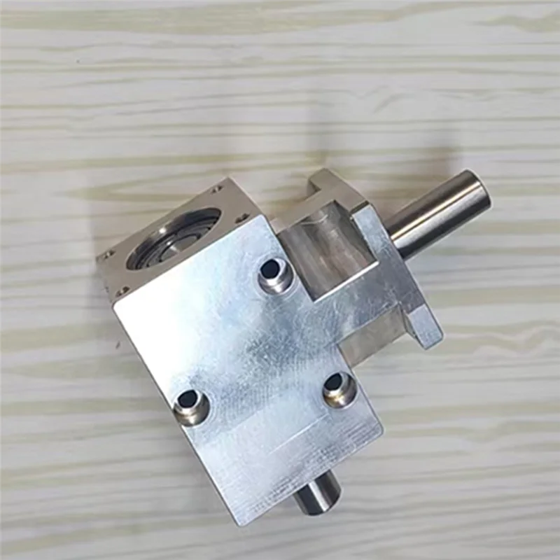 

Precision 1:1 Small Angle Spiral Bevel Gearbox With 12MM Dual Output Shaft For Differential Gear Assembliesabkw