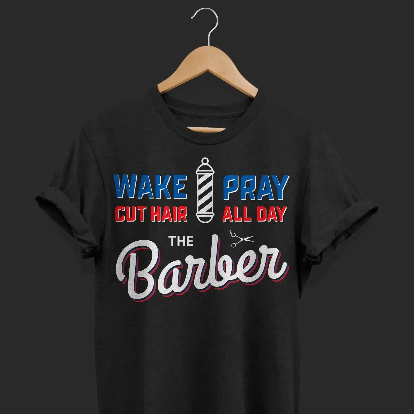 Camiseta divertida de barbero con diseño gráfico vintage lavado y elegante: Despierta, Reza, Corta el pelo todo el día. Ideal para cumpleaños, Día del Padre, o para papá en la escuela.
