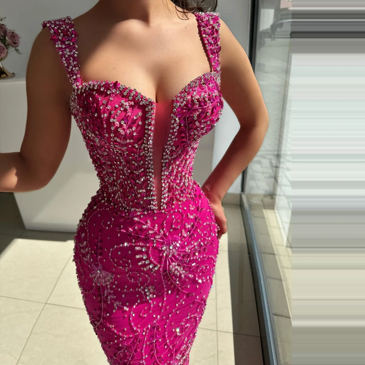 Neues maßgeschneidertes Abendkleid mit Hosenträger, Strass, V-Ausschnitt, sexy Abendkleid, Meerjungfrauenkleid, bodenlanges Kleid