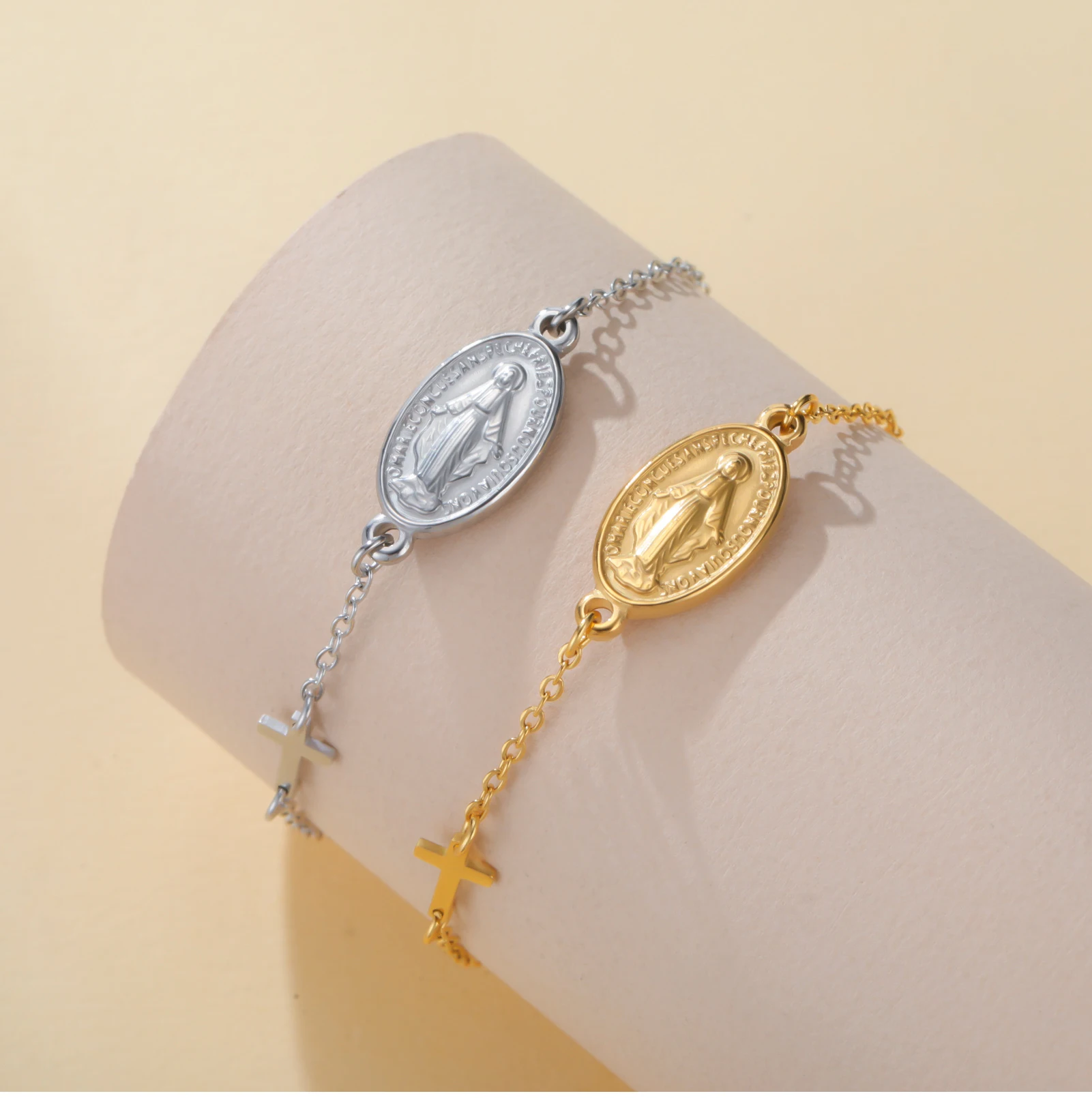 Doppellagiges Armband mit Kreuz und Jungfrau Maria für Damen, Edelstahl, zierliche Medaille, katholischer Schutzschmuck, verstellbar, Geschenk – Detail 14
