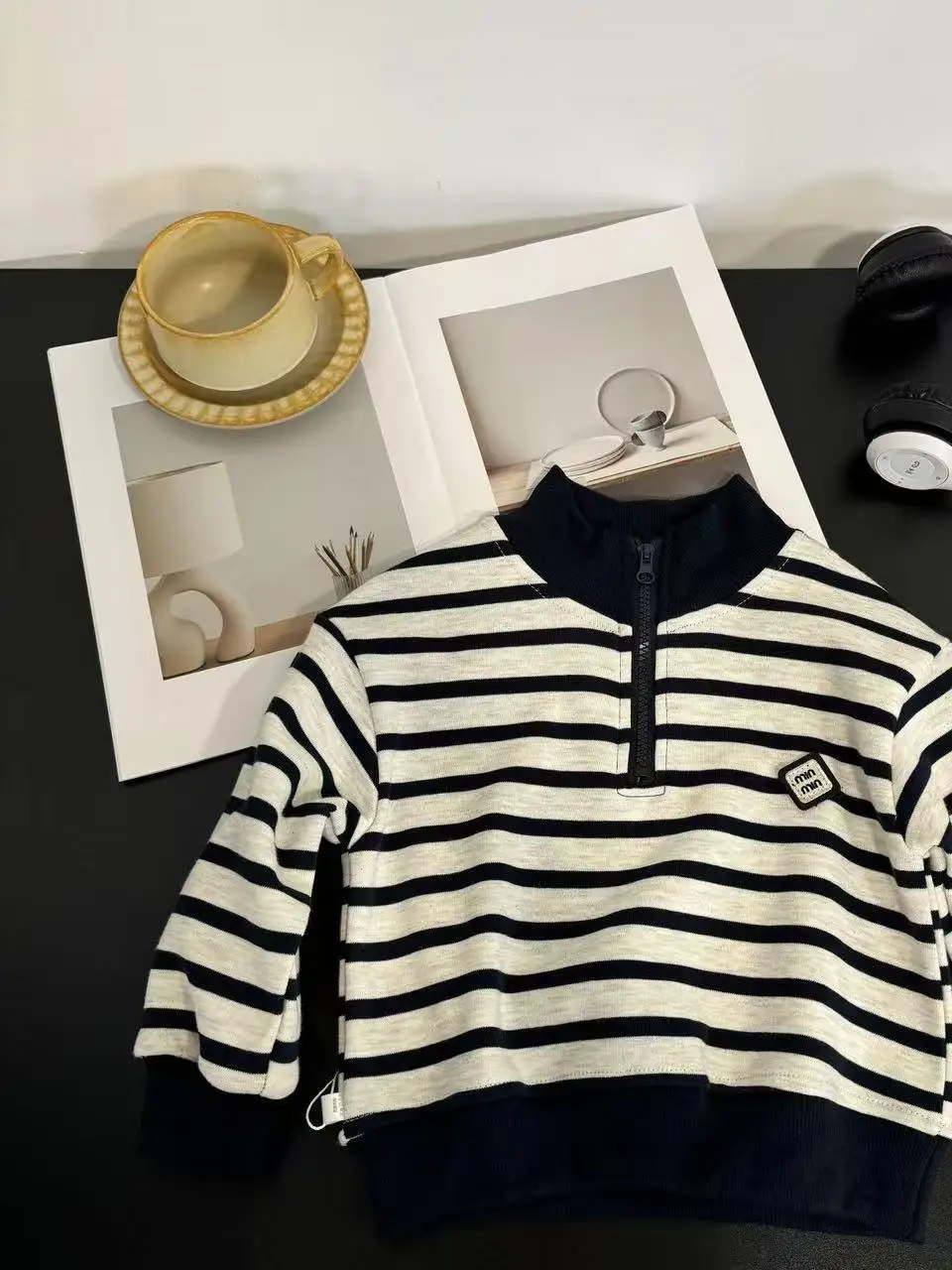 

Faionable полосатый свитшот для девочек с застежкой-молнией, повседневный топ в Корейском стиле, осень 2024, Новое поступление, универсальный модный хлопковый длинный S...