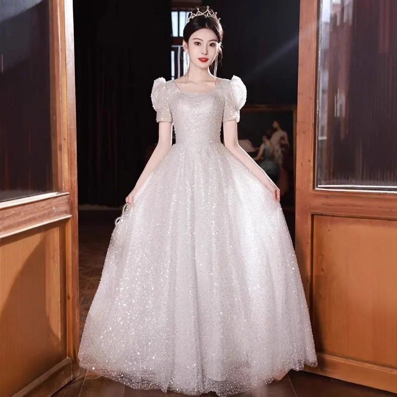 Abito da sera francese con paillettes grigio argento con spalline, spettacolo di nicchia, esame d'arte di compleanno, abito da principessa di laurea