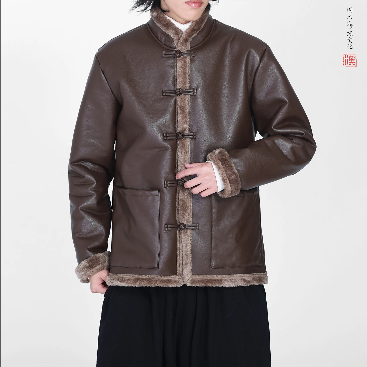 Winter Männer Fleece Jacke Mantel Männer Stehen Kragen Taste Mantel Revers Langarm Gepolsterte Faux Leder Vintage Männer Warme Mantel