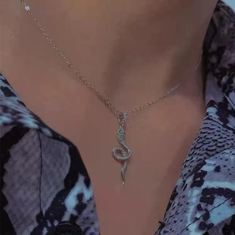 女性のためのスネークネックレス,新しいグリーンの目,ラグジュアリー,スネークペンダント,誕生日プレゼント,ウェディングジュエリー,トレンド2022