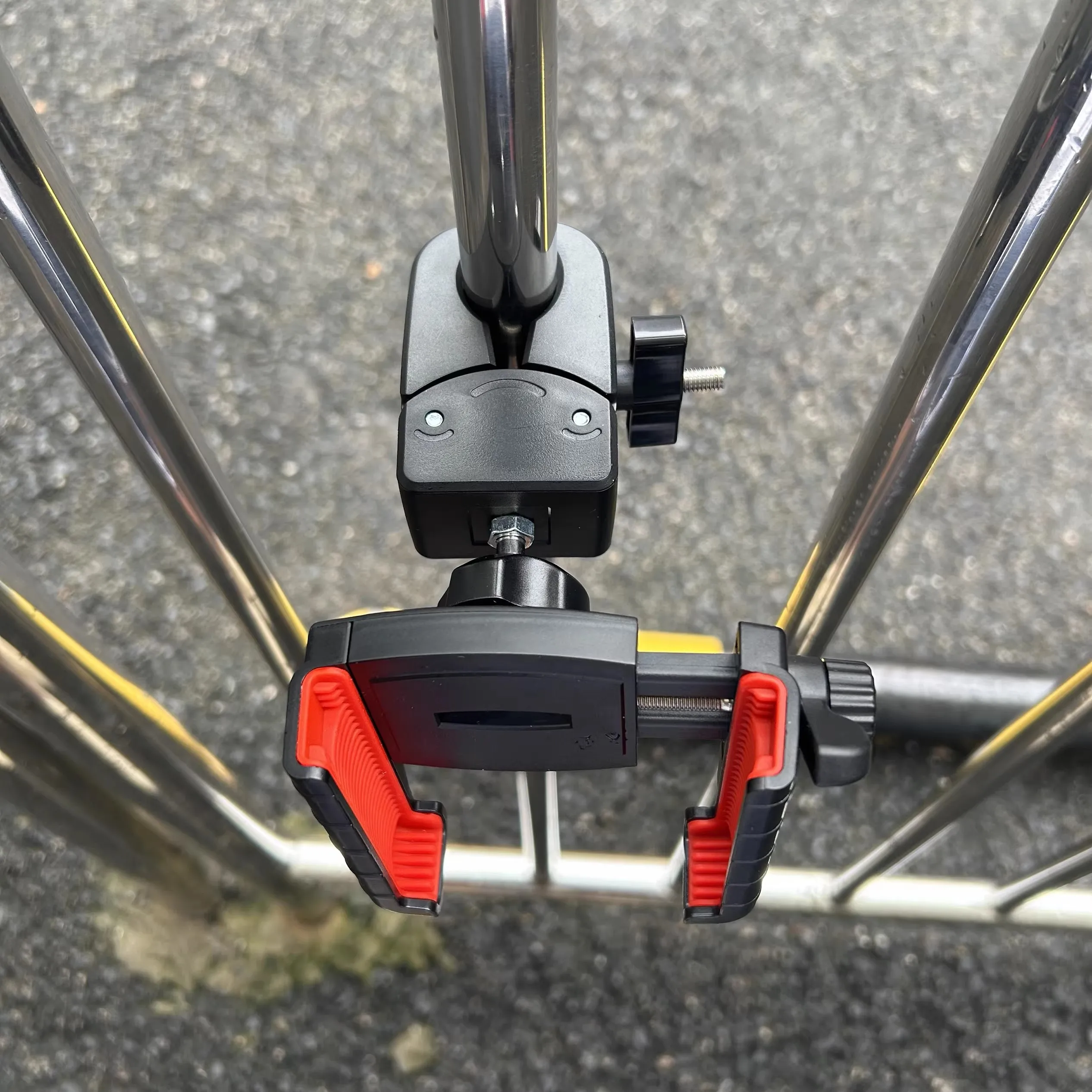 

360 Degree Rotating Excavator Live Streaming Bracket Truck Phone Clamp Bicycle Handle Bracket Shock Absorbing Support