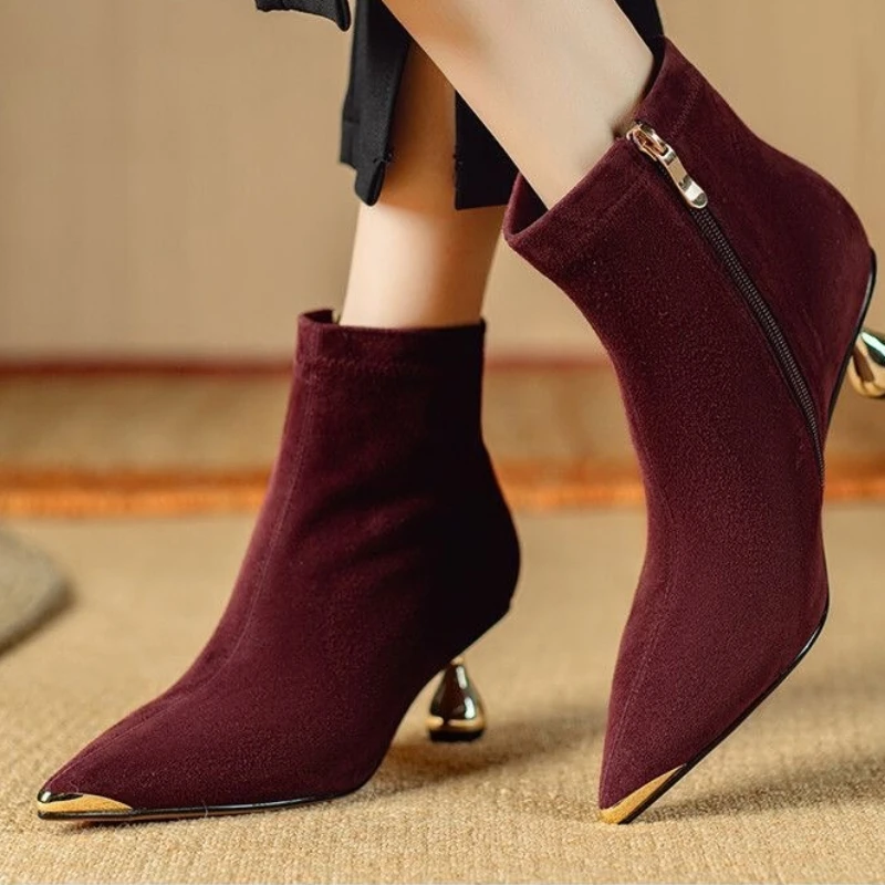 

2025 г. женские одинарные ботинки на тонком каблуке. Новые зимние замшевые ботинки с металлическим острым носком и боковой молнией. Нескользящие износостойкие короткие ботинки.