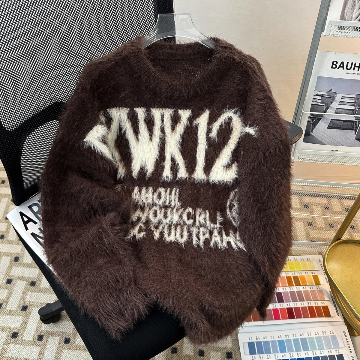 

Autumn Winter Men's round Ne Knitwear Soft Faux Fur Loose Fit Letter Pattern American Sle Casual Sweater Couple's Knit irt