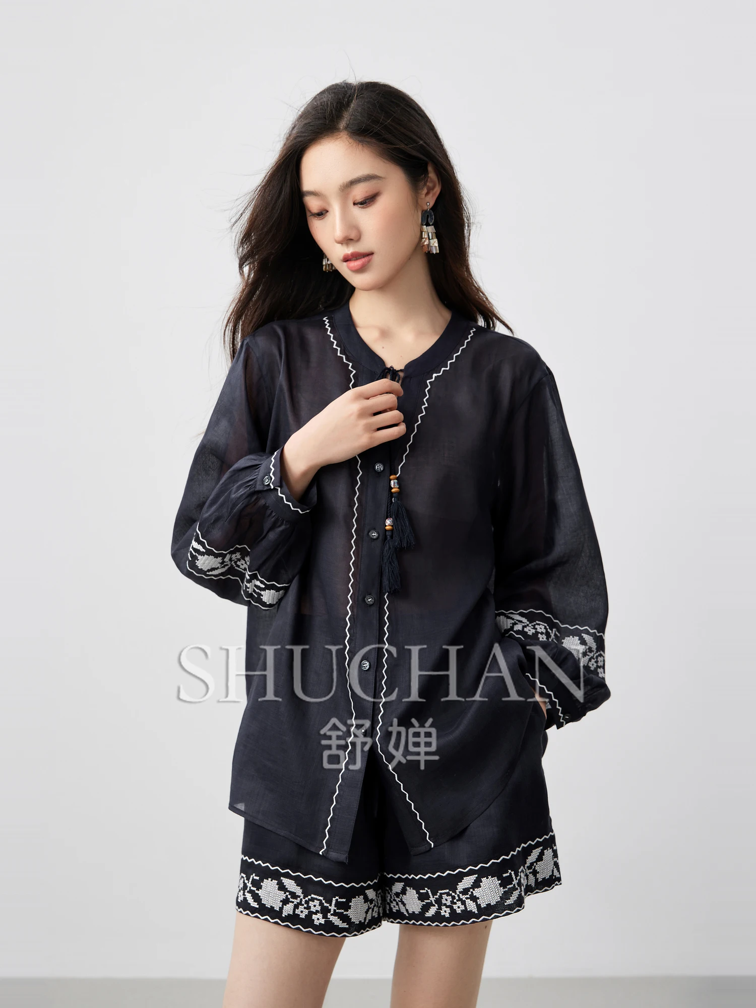 

1OO% Ramie, Ethnic Style Cross-stitch Long-sleeved Shirt + Shorts Two-piece Set Will Be Shot Separately Womens Two Peice Sets