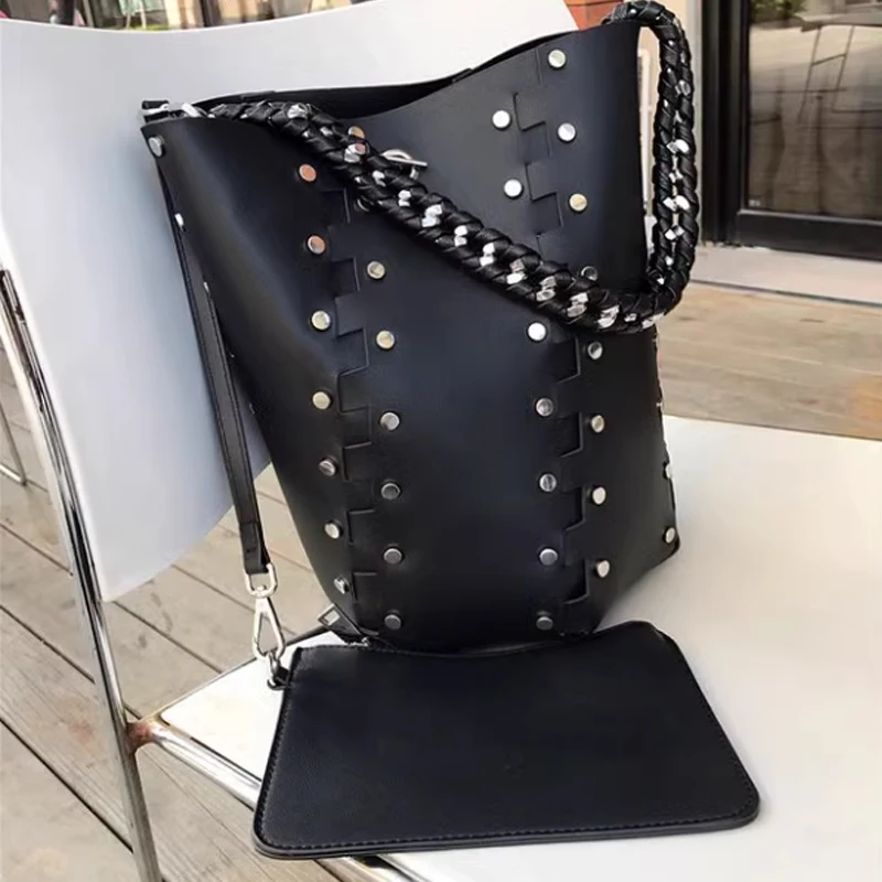 

Black Designer Rivets Large Bucket Bags Women Purses and Handbags Female High Quality Shoulder Messenger Bags