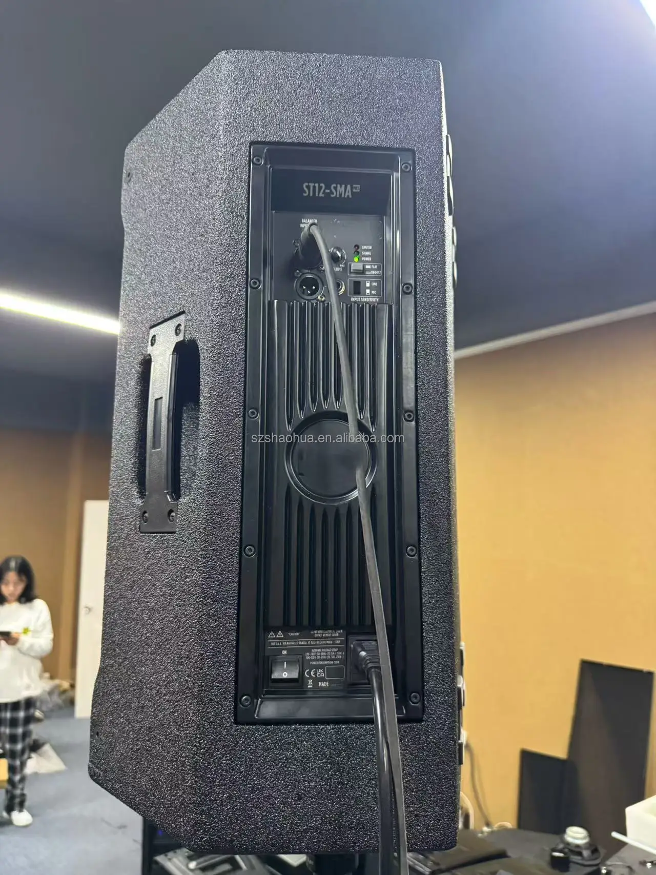 ST 12-SMA 12 Inch Active Stage Powered Professional Stage Speakers High Powerful  Speakers