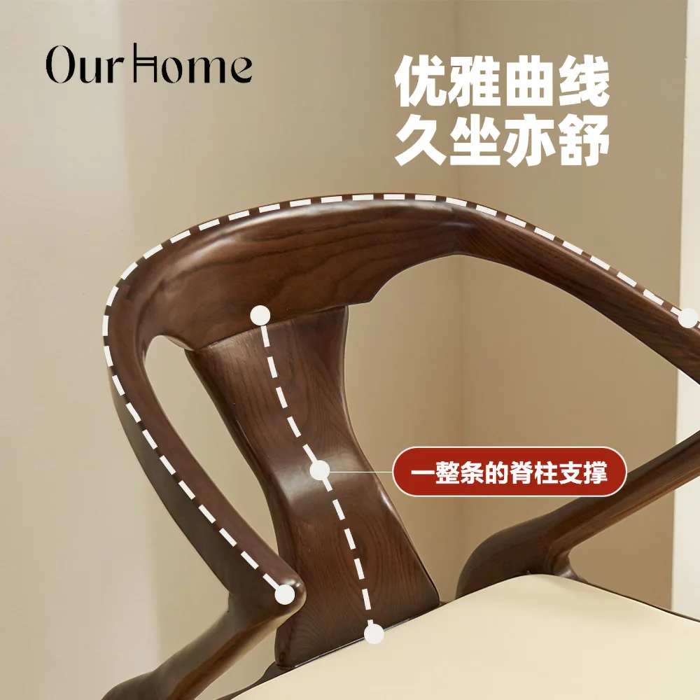 Moderner, minimalistischer Design-Esstisch mit Rückenlehne und Schmetterlingsstuhl