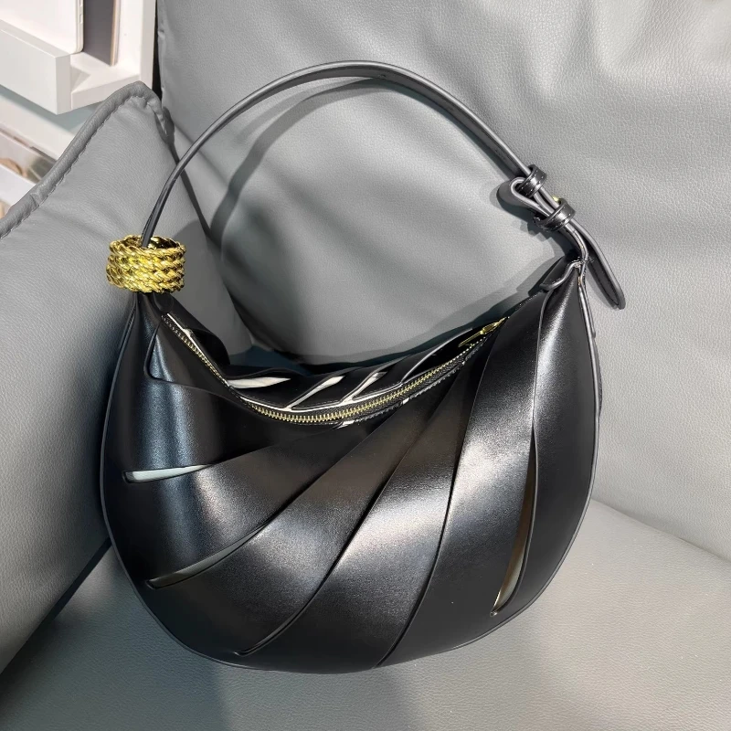 

New Trend Hollow Out Half Moon Shaped Crescent Armpit Bag for Women Fashionable PU Leather Daily Commute & Casual Outings 2026