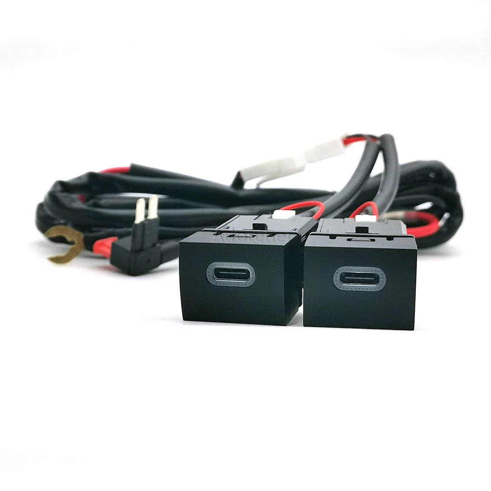 

12V/24V Car Dual Type-C PD Charger Socket Charging Outlet Power Adapter Interface Socket For Mitsubishi Outlander 2023