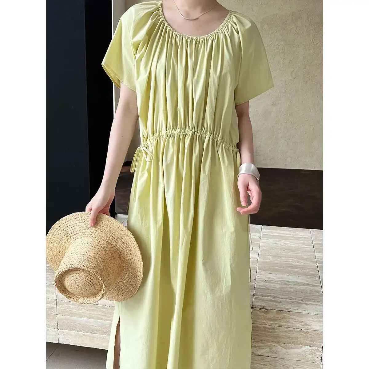 

Lu Xi Korean Style Pleated Waist Cinched Dress with Summer Bubble Sleeves for a Slimming Design. Loose Fitting Long Dress 8679