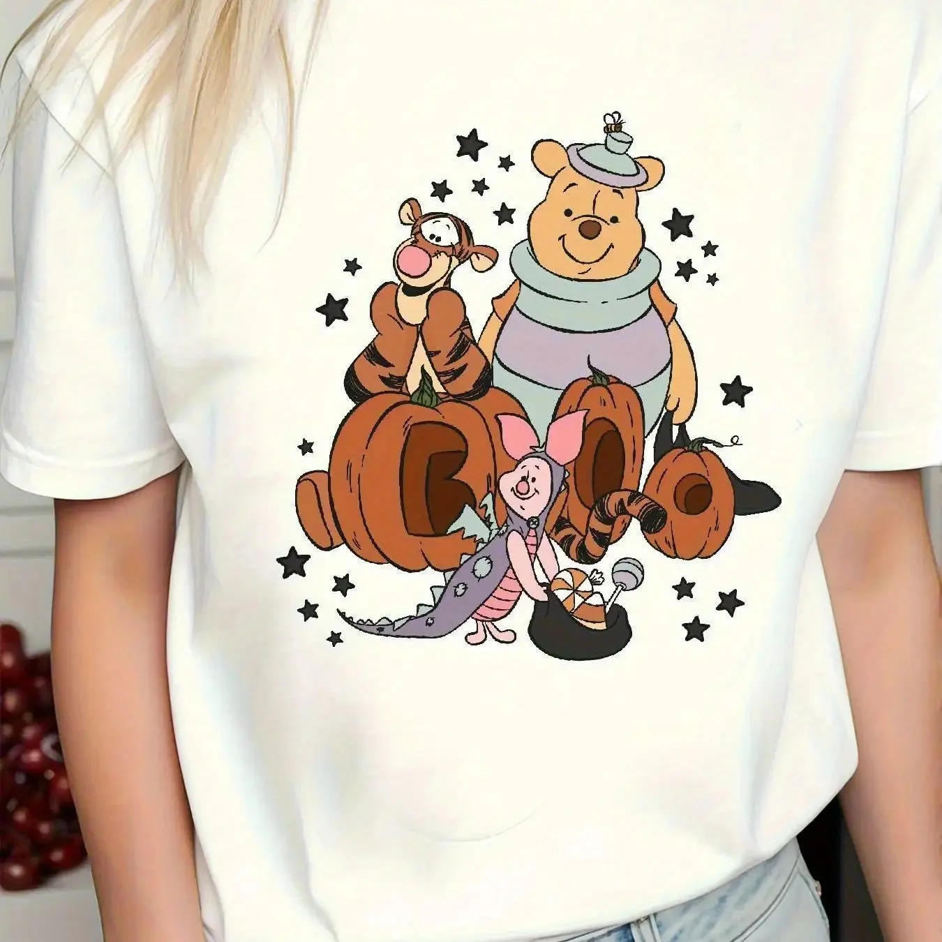 

Принты на Хэллоуин с Винни-Пухом и тигром Диснея, мигающая звезда тыквы, моющаяся в машине, круглый вырез для отдыха.