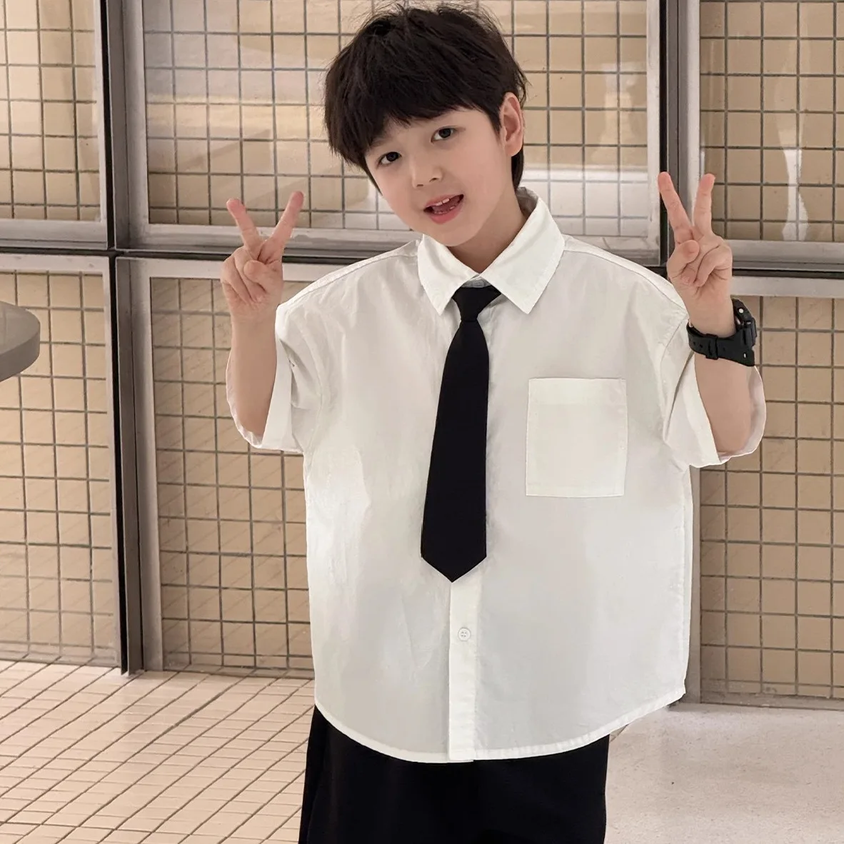 2026 Boys Suit Gentleman Teenager Summer White Blouse Shirt Top + JK Black Short Pant Teenager Children Set 4 8 9 10 11 12 Year