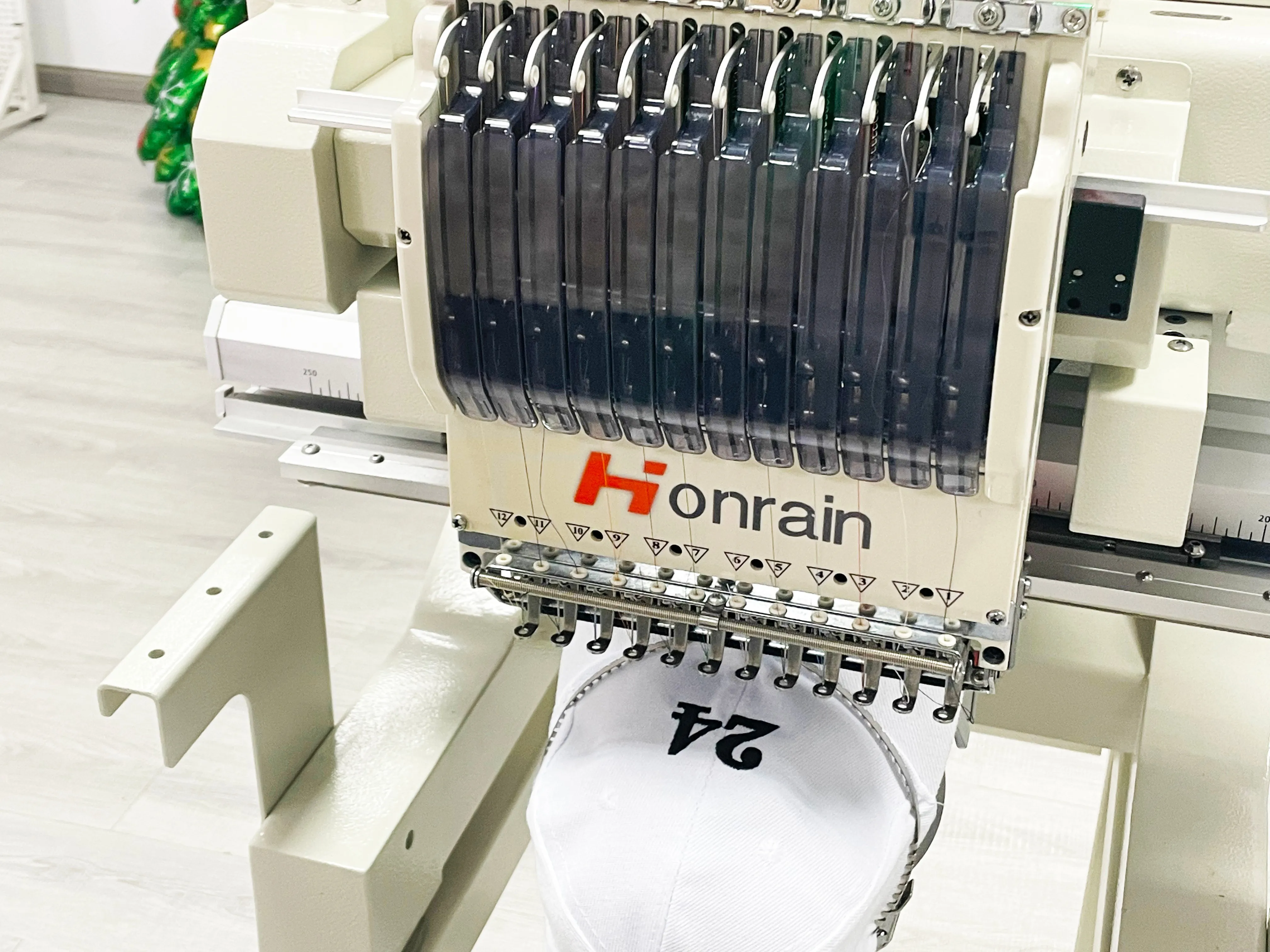 China Bestseller Hochwertige A – Embroidery Machine China Bewertung und Preis