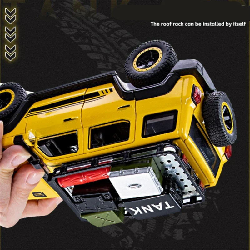 1:24 Off-Road Version Tank 300 Jeeps Car Alloy Car Model Diecast Metal Toy Off-road Vehicles Car Model Sound and Light Gift