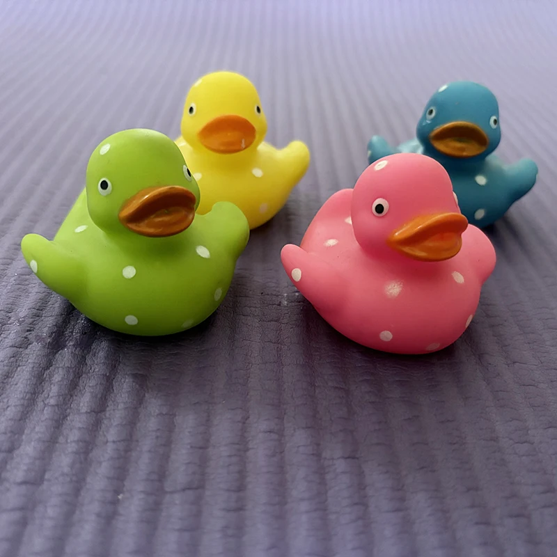 

5.8cm Dots Pattern Printing Infants Toddlers Bath Duck Squeak Rubber Duck Water Floating Pool Play Shower For Toddler Kids