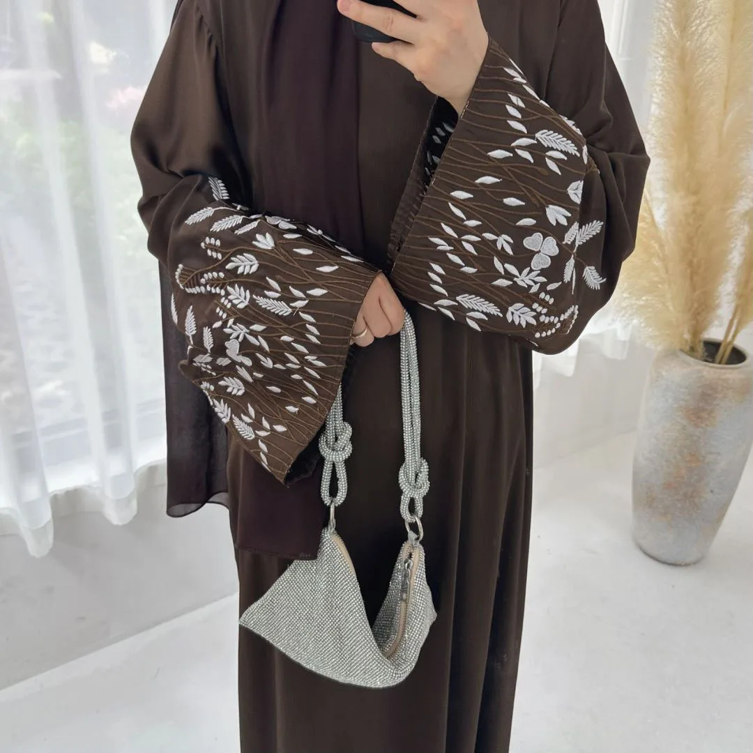 2024 Saudi Arabia Embroidery Muslim Modest Dress for Women Eid Dubai Abaya Luxury Islamic Turkey Holiday Party Jalabiya Clothing