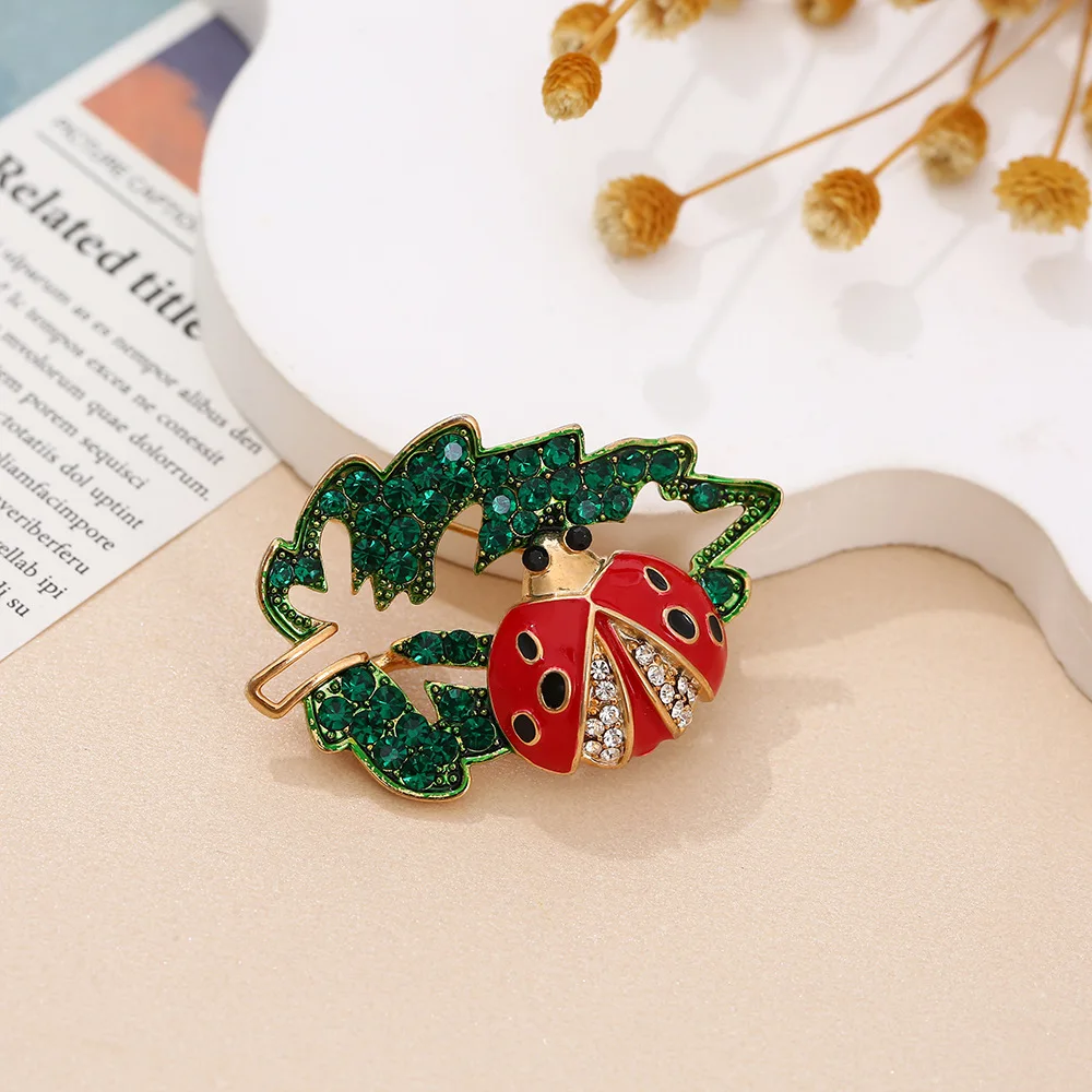 Trendy Ladybird Insect Leaf Brooch Pins for Women Girl Fashion Rhinestone Wedding Party Office Jewelry Backpack Accessories Gift