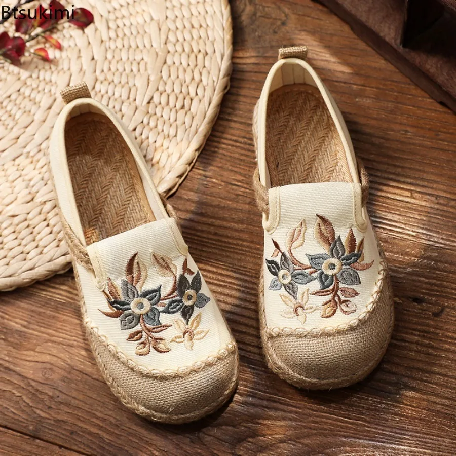 New Chinese Style Cloth Shoes Women's Retro Embroidered Shoes Round Head Flats Straw Woven Literary Artistic Student Casual Shoe