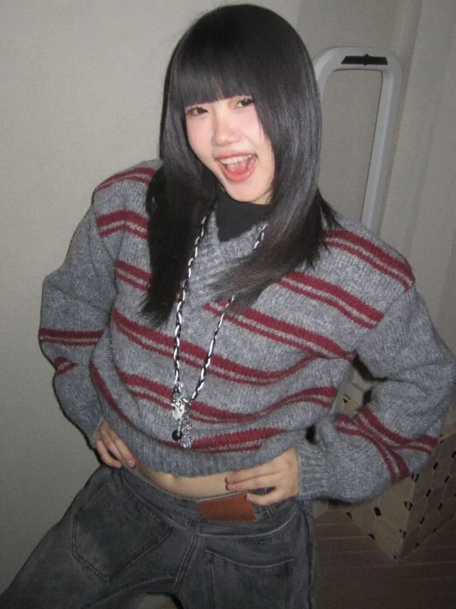 الرجعية محبوك المرأة الشتاء التباين مخطط سترة برقبة على شكل حرف V فضفاضة قصيرة الأكمام الطويلة