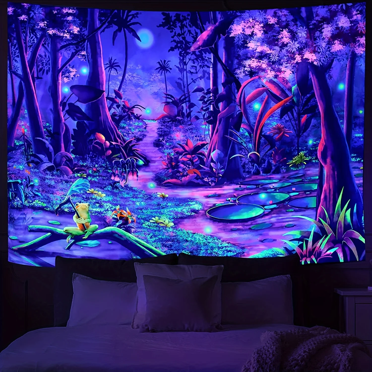 VIKAMA Fantasy Forest Wandteppich Lila-Blau Farbverlauf Mondlicht Baumfrosch Wohnzimmer Feature Wand Sternenhimmel Camping Dekor