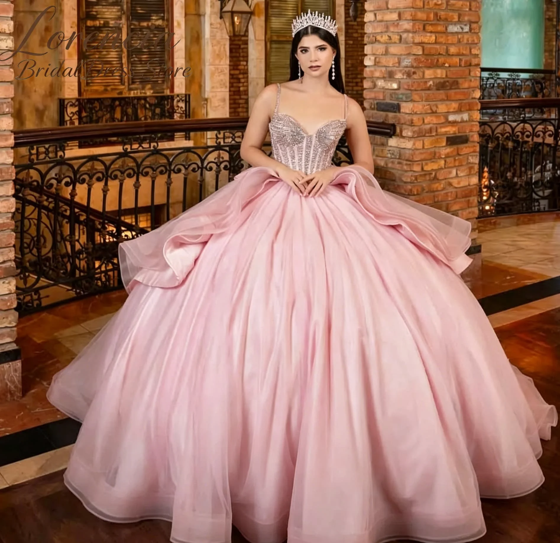 Customized Elegant Quinceanera Dresses With Rhinestones Bowknot Spaghetti Strap Sweetheart Robe Princess Ball Gowns Bleu Femm