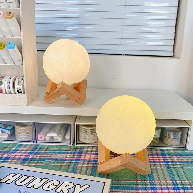 ضوء ليلي على شكل قمر ثلاثي الأبعاد لغرفة نوم الأطفال - ضوء ليلي على شكل كرة أرضية مع قاعدة خشبية، هدية عيد ميلاد للفتيات والفتيان في أي عام - ديكور فضاء #3