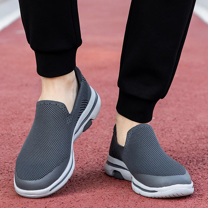 2024 Men Walking Shoes Mesh Light Comfortable Summer Loafers Sports Outdoor Flats Breathable Fitness Soft Sneakers Size 40-45