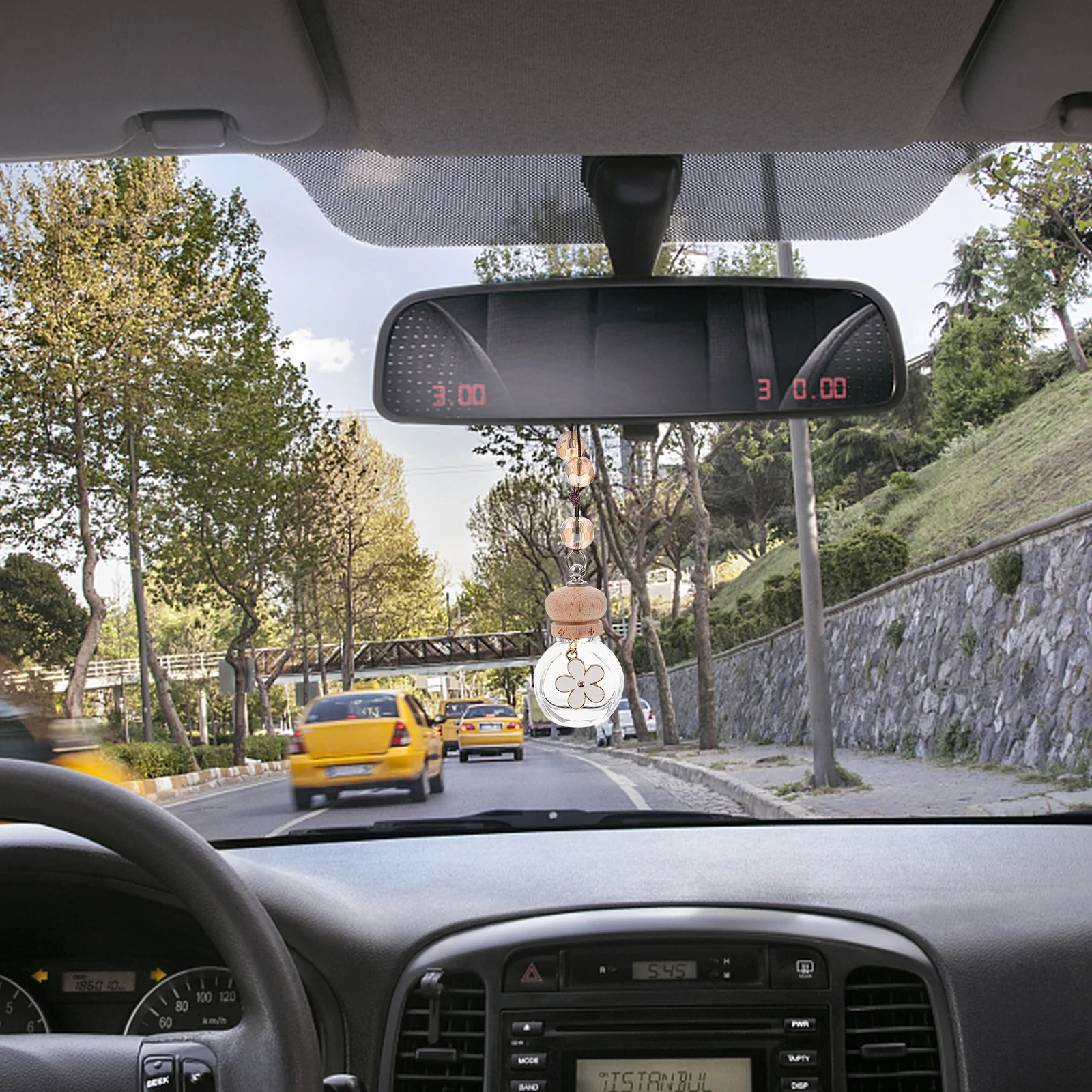 

5Pcs 8ml Car Perfume Bottle Glass Fragrance Container Aromatherapy Diffuser for Fresh Air Stress Relief Perfume Bottle