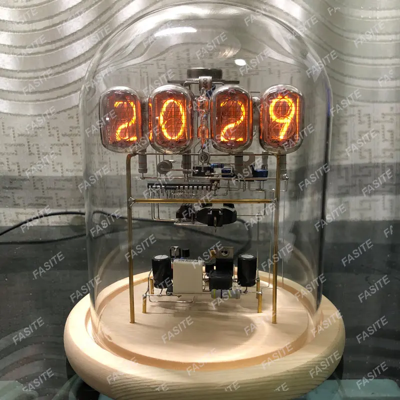 In12 Nixie Tube Clock Cyberpunk Retro Desktop Vacuum-tube Clocks Glass Creative DIY Glow Tube Clock Nostalgiczny ręcznie robiony prezent